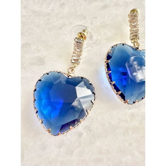 Heart of the ocean cubic zirconia heart dangle earrings  - Picture 3 of 3